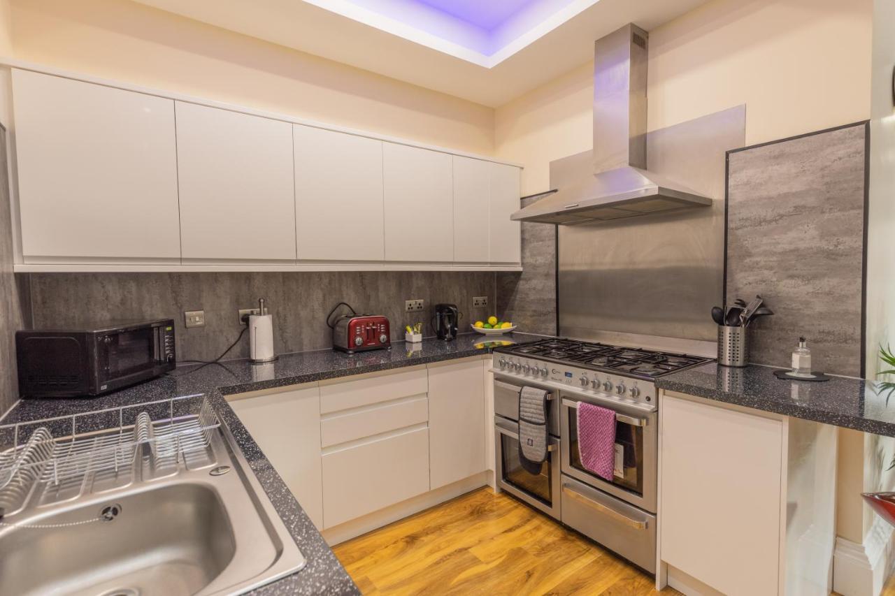 New 3-Bedroom Apartment Close To City Centre Édimbourg Extérieur photo
