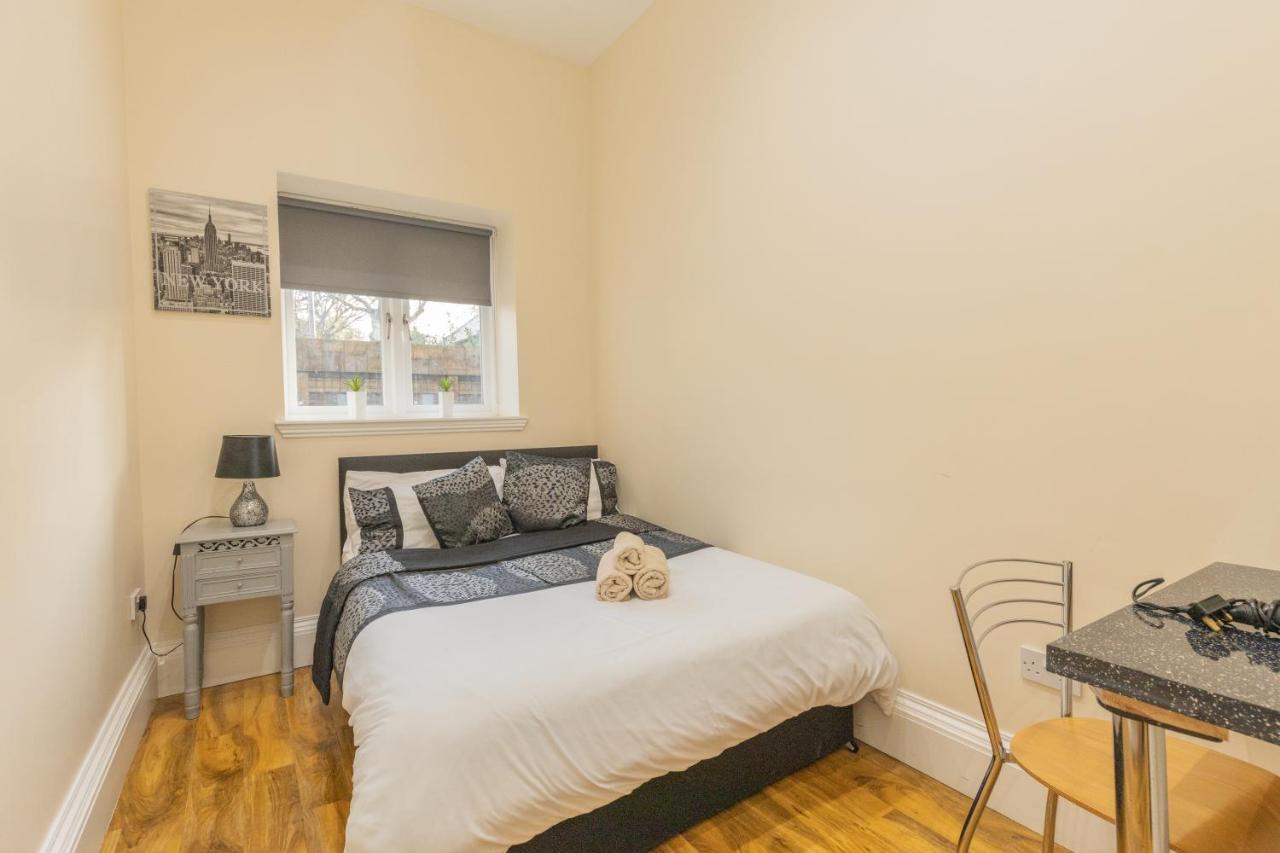 New 3-Bedroom Apartment Close To City Centre Édimbourg Extérieur photo