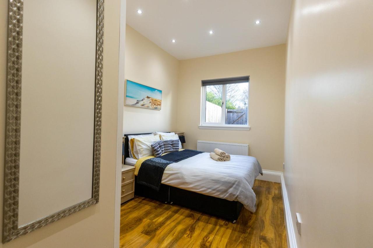 New 3-Bedroom Apartment Close To City Centre Édimbourg Extérieur photo