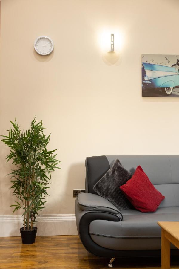 New 3-Bedroom Apartment Close To City Centre Édimbourg Extérieur photo